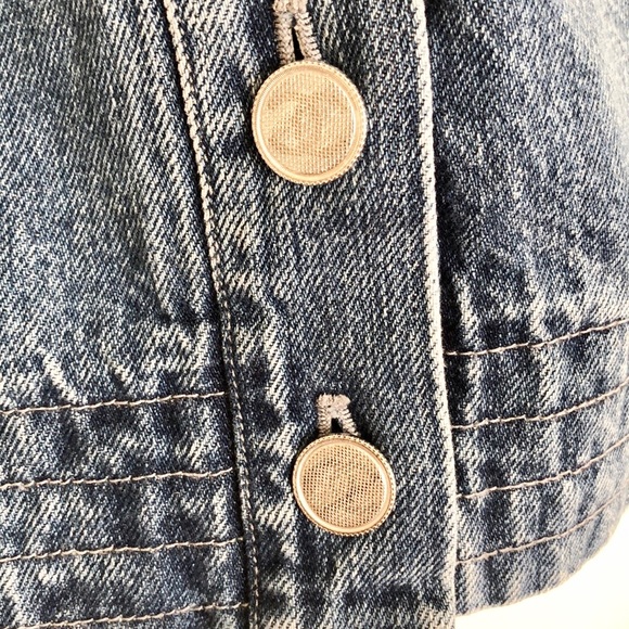 Authentic Chanel classic denim skirt - Picture 4 of 11
